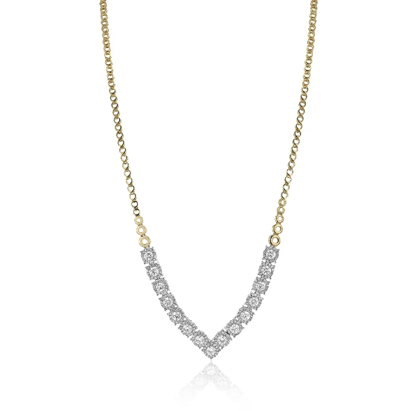 delicate heart stud earrings Necklace in 18k Gold with Diamonds