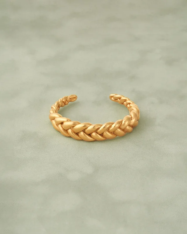 classic pearl choker necklace Pythia Cuff