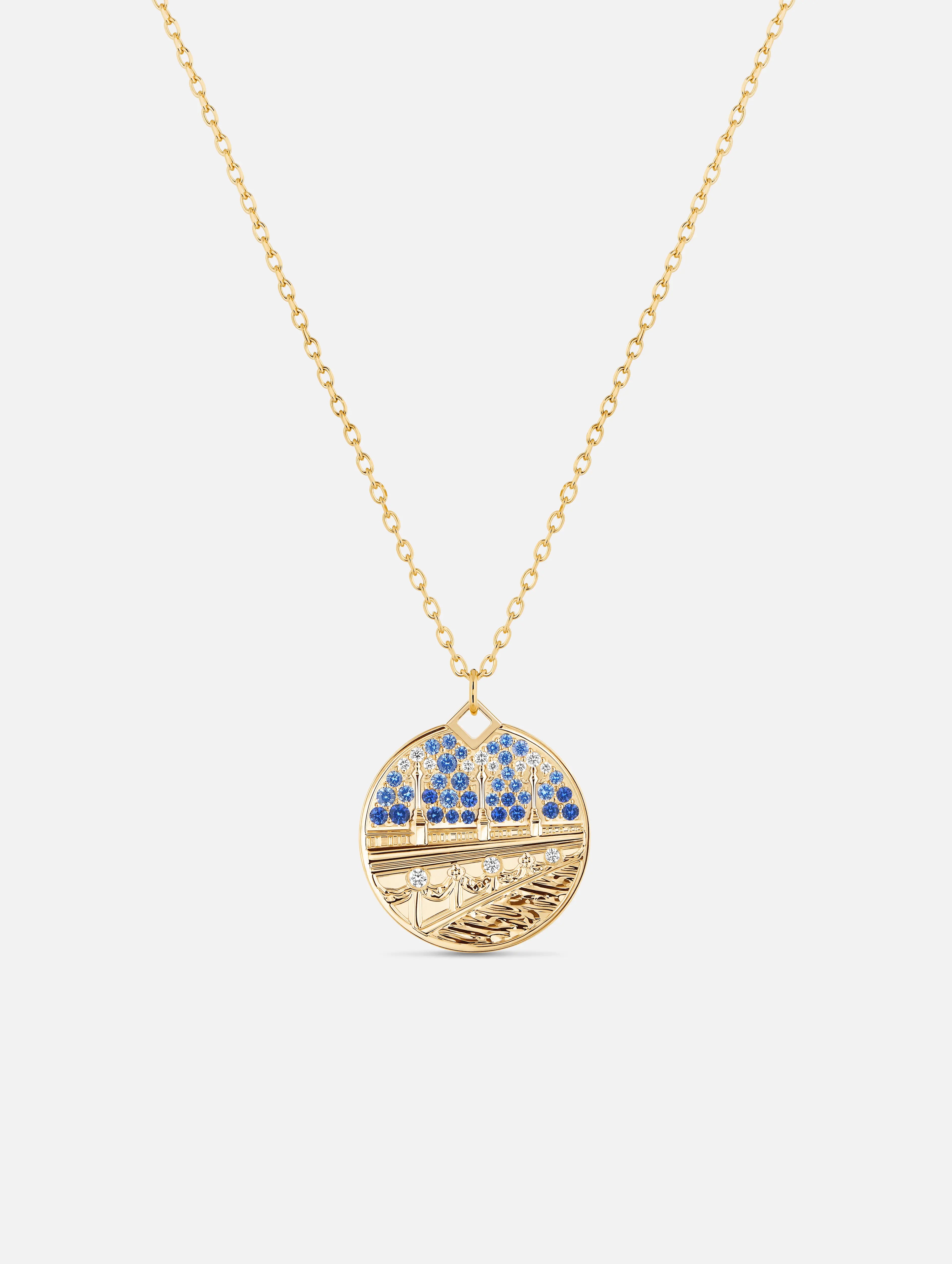 classic pearl choker necklace Pont Alexandre III Medallion in Yellow Gold